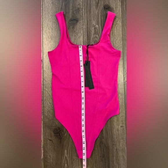 NWT House of Harlow 1960 All-Day Contour Bodysuit Magenta Pink Size Small - Picture 14 of 14